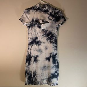 Form fitting tie dye dress. Blueish gray coloring.